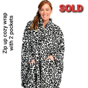 SOLD❗Brand New❗ Women's Oversized Cozy Wrap